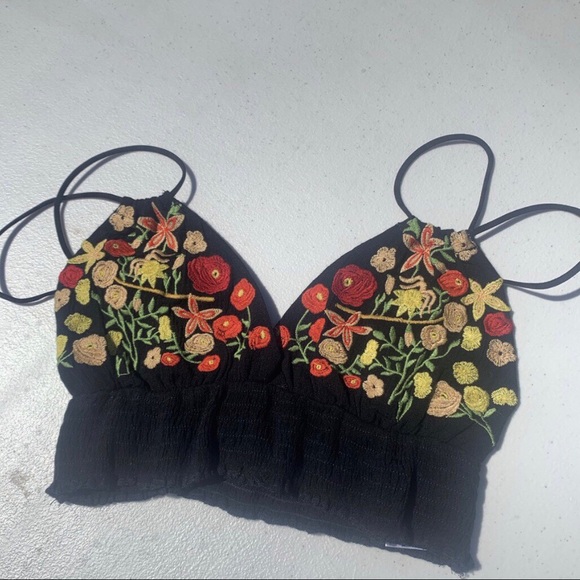 Embroidered flower bralette or crop top - Picture 2 of 4